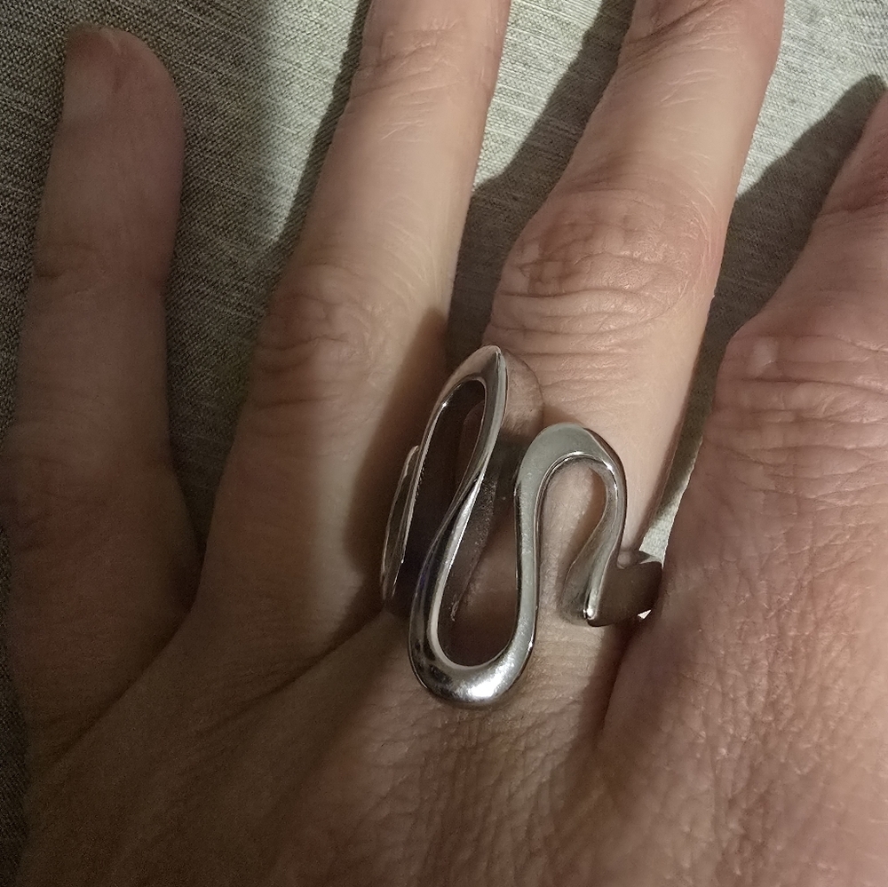 Unique Ring - image 3